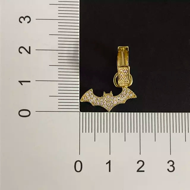Brinco Unitário Argola Batman Cravejado - Banho Ouro